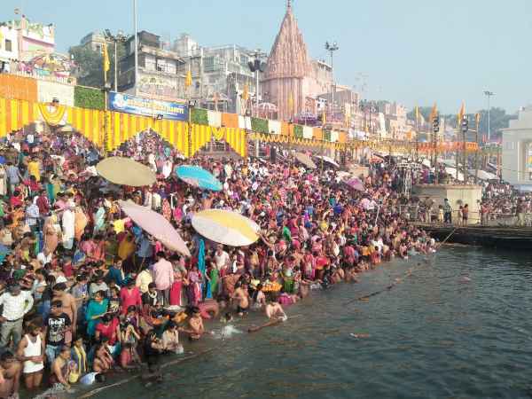 Kartik Purnima 2017: Ganga Ghat of Varanasi Kartik Purnima 2017: Ganga Ghat of Varanasi