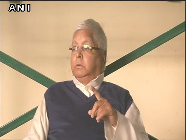 तेज प्रताप के बयान पर लालू ने की टिप्पणी, भाजपा नेता ने दर्ज कराया केस तेज प्रताप के बयान पर लालू ने की टिप्पणी, भाजपा नेता ने दर्ज कराया केस