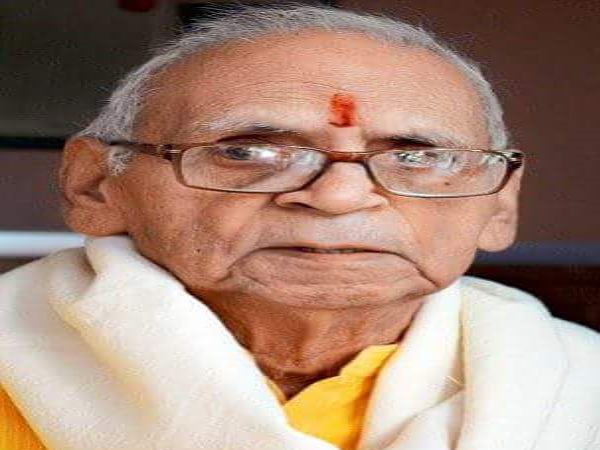 Padma shri literary veteran Manu Sharma funeral today in Varanasi Padma shri literary veteran Manu Sharma funeral today in Varanasi