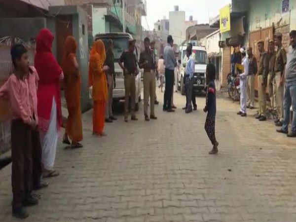 Congress election campaign been target by assailants in Mathura Congress election campaign been target by assailants in Mathura