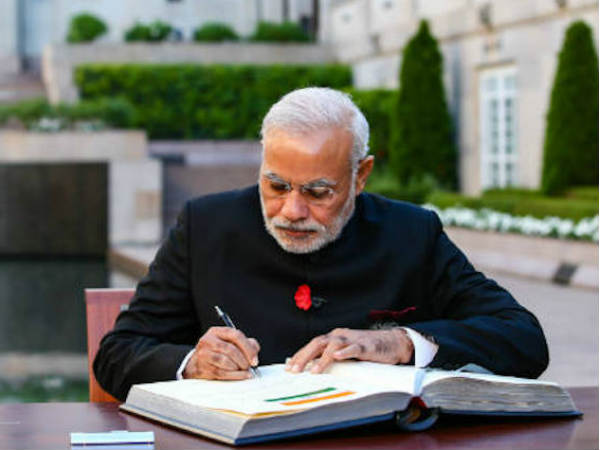 गुजरातियों के नाम पीएम मोदी की चिट्ठी- हार्दिक, अल्पेश और कांग्रेस के जाल का जिक्र गुजरातियों के नाम पीएम मोदी की चिट्ठी- हार्दिक, अल्पेश और कांग्रेस के जाल का जिक्र