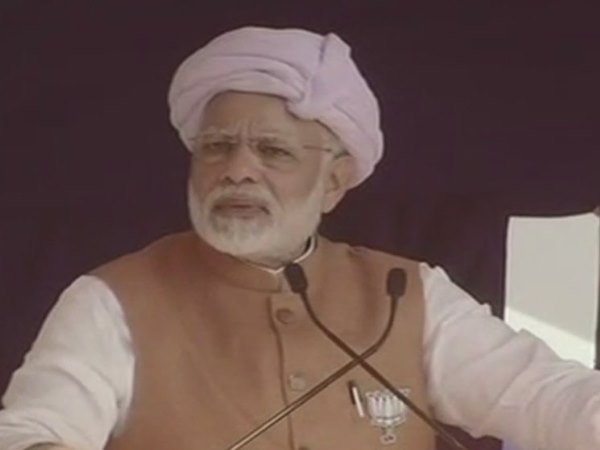 Gujarat Assembly Election 2017: ये माटी मेरी मां है, जिन्दगी लगा दूंगा इसका कर्ज चुकाने में- मोदी Gujarat Assembly Election 2017: ये माटी मेरी मां है, जिन्दगी लगा दूंगा इसका कर्ज चुकाने में- मोदी