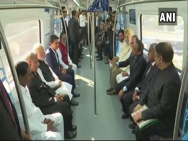 हैदराबाद में प्रधानमंत्री नरेंद्र मोदी ने मियांपुर में किया मेट्रो का उद्घाटन हैदराबाद में प्रधानमंत्री नरेंद्र मोदी ने मियांपुर में किया मेट्रो का उद्घाटन