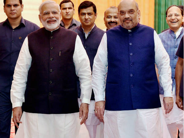 गुजरात में मोदी-अमित शाह के टेस्टेड फॉर्मूला से डरे वर्तमान विधायक गुजरात में मोदी-अमित शाह के टेस्टेड फॉर्मूला से डरे वर्तमान विधायक