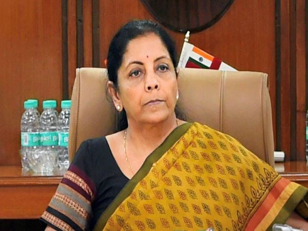 रक्षा मंत्रालय का बड़ा फैसला, नौसेना को मिलेंगे 111 हेलीकॉप्टर रक्षा मंत्रालय का बड़ा फैसला, नौसेना को मिलेंगे 111 हेलीकॉप्टर