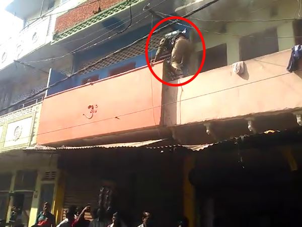 https://hindi.oneindia.com/news/bihar/fir-lodged-against-lalu-son-tej-pratap-on-modi-statement-433975.html https://hindi.oneindia.com/news/bihar/fir-lodged-against-lalu-son-tej-pratap-on-modi-statement-433975.html