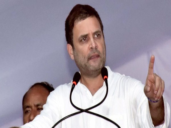 गुजरात पहुंचे राहुल गांधी ने कहा- हमें गब्बर सिंह टैक्स नहीं चाहिए गुजरात पहुंचे राहुल गांधी ने कहा- हमें गब्बर सिंह टैक्स नहीं चाहिए
