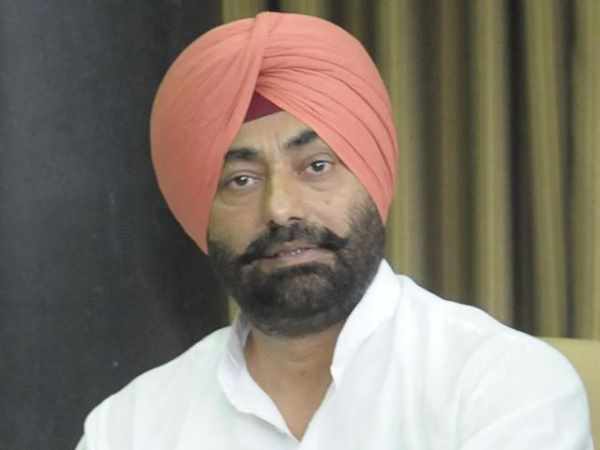 पंजाब: ड्रग्स तस्करी केस में फंसे नेता विपक्ष और AAP विधायक सुखपाल खेड़ा पंजाब: ड्रग्स तस्करी केस में फंसे नेता विपक्ष और AAP विधायक सुखपाल खेड़ा