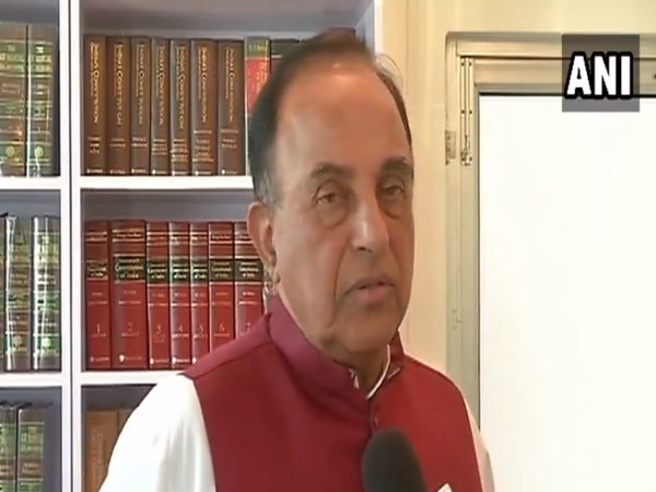 Padmavati पर सुब्रमण्यम स्वामी बोले- भंसाली के पैसों की ED करे जांच Padmavati पर सुब्रमण्यम स्वामी बोले- भंसाली के पैसों की ED करे जांच