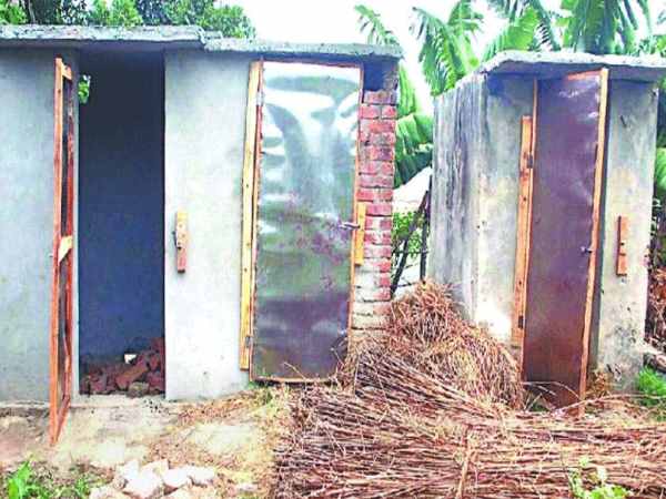 Bihar toilets scam: SBI bank manager arrested, SIT raid in buxar Bihar toilets scam: SBI bank manager arrested, SIT raid in buxar