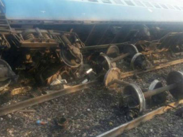 Engine of Jammu Patna Archana Express separeated from tain in Saharanpur, Uttar Pradesh. Engine of Jammu Patna Archana Express separeated from tain in Saharanpur, Uttar Pradesh.