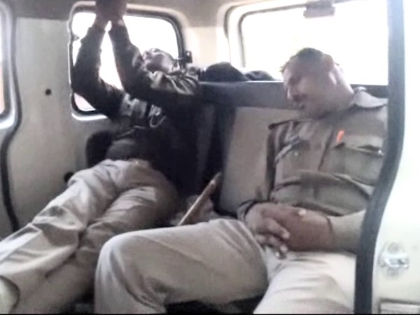 UP Civic Polls 2017: Sleeping UP Police, Video Viral in Kannauj UP Civic Polls 2017: Sleeping UP Police, Video Viral in Kannauj