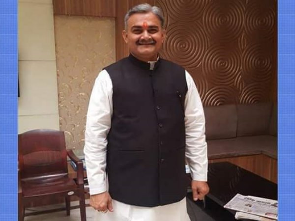 Vijay Mishra left BJP, Congress give him ticket for Mayor, UP Municipal Election 2017 Vijay Mishra left BJP, Congress give him ticket for Mayor, UP Municipal Election 2017