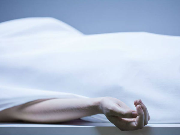 Pregnant woman dead after being run over by a car in Noida Sector 18 Pregnant woman dead after being run over by a car in Noida Sector 18