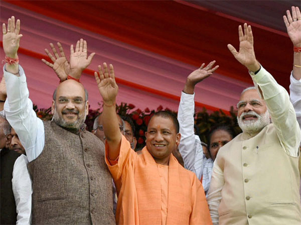 गुजरात चुनाव: आतंकियों के निशाने पर मोदी, योगी और शाह, बड़े हमले की संभावना गुजरात चुनाव: आतंकियों के निशाने पर मोदी, योगी और शाह, बड़े हमले की संभावना