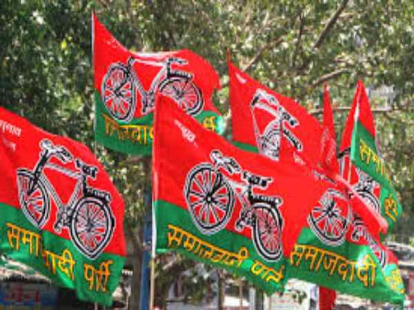 बागियों ने लगाया रोड़ा