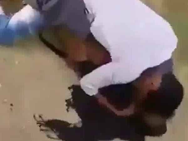 गांव वालों ने घेर लिया थाना
