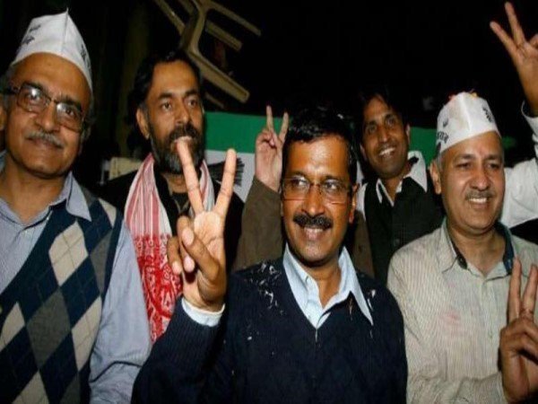 प्रशांत भूषण और योगेंद्र यादव को अप्रैल 2015 में पार्टी से निकाला गया था