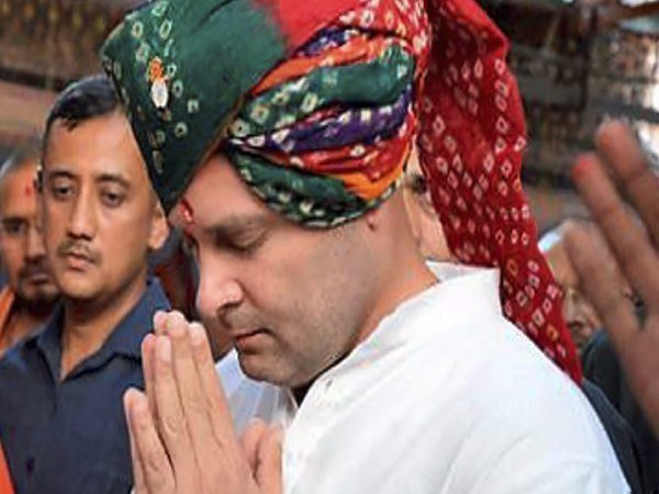 राहुल की ताजपोशी और कांग्रेस में उठे सवाल