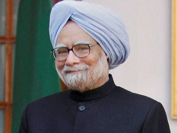 मनमोहन सिंह ने भी साधा निशाना