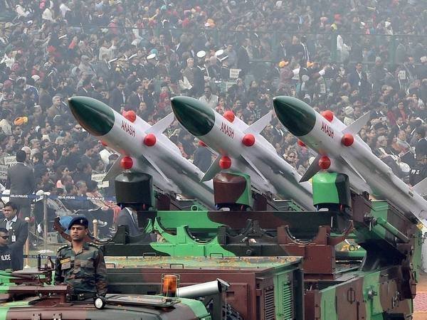आकाश की मारक क्षमता लगभग 25 किलोमीटर है