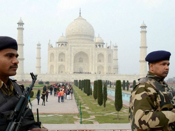 ताजमहल को बनाने में 22 साल लगे