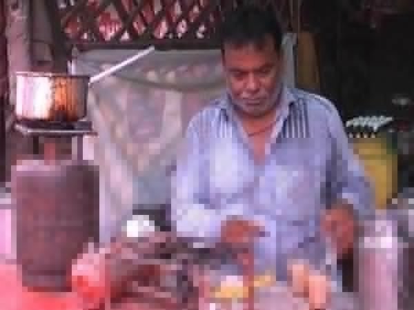 पीएम पर लिखते हैं कविता