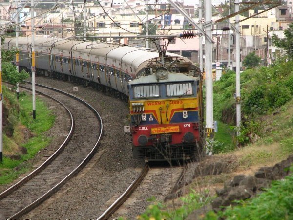 विरोध के बाद बढ़ाई गई आयु सीमा
