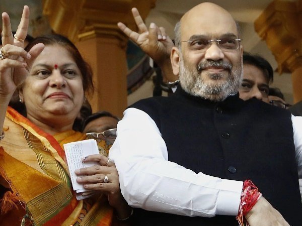 Amit Shah with wife Amit Shah with wife