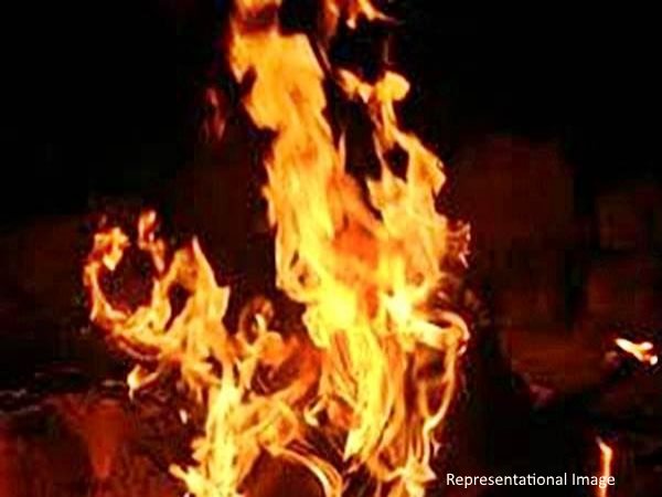 फिलीपींस: मॉल में आग लगने से 37 लोगों के मरने की आशंका फिलीपींस: मॉल में आग लगने से 37 लोगों के मरने की आशंका