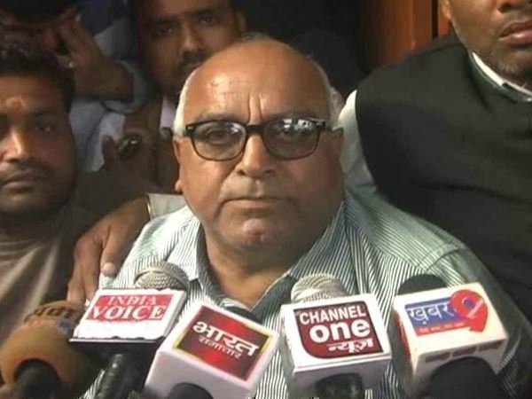 बढ़ता लग रहा है मामला