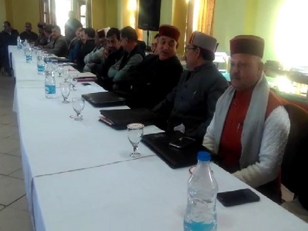 बीजेपी में सरकार बनाने को लेकर बैठकें शुरू