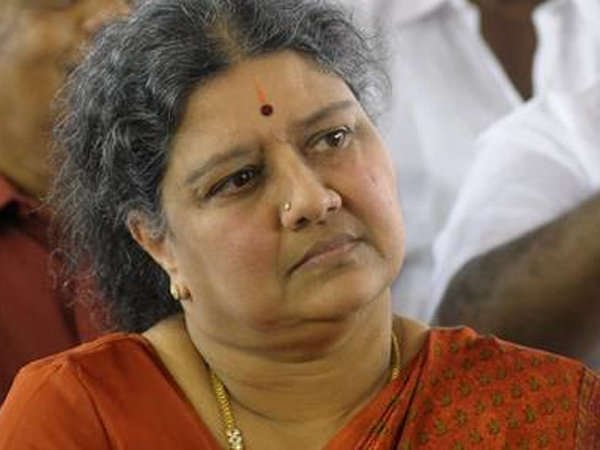 शशिकला को हुई है जेल