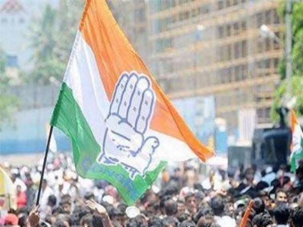 गुजरात में कांग्रेस ने दी टक्कर
