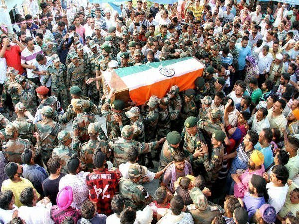 रक्षा और गृह मंत्रालय के शब्दकोश में शहीद जैसा कोई शब्द नहीं रक्षा और गृह मंत्रालय के शब्दकोश में शहीद जैसा कोई शब्द नहीं