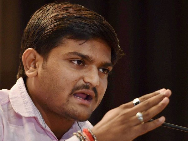 मेरी चेतावनी के बाद भाजपा ने कम की ईवीएम में सैटिंग