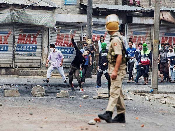 योगी सरकार लाई यूपीकोका सरकार