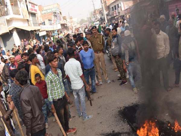 बालू के लिए बिहार में लगाई आग