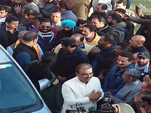 दिल्ली से ही होगी मुख्यमंत्री के नाम की घोषणा