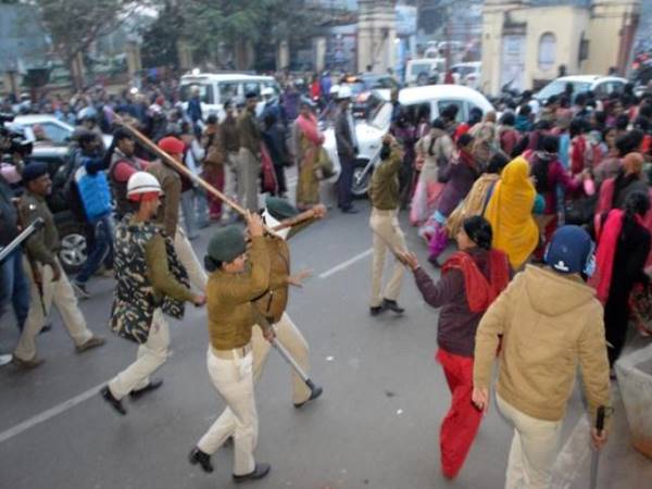 आंदोलन चला को समझो गई नौकरी