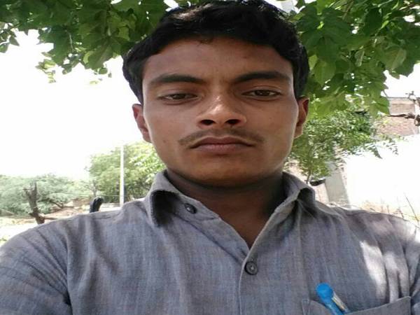 बीटीसी प्रथम वर्ष का छात्र था सुरेंद्र