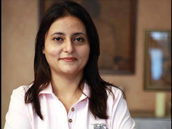 गुलरुख गुप्ता को पारसी मंदिर में प्रवेश की इजाजत