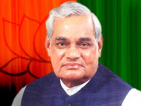 हिंदी भाषा को हमेशा बढ़ाया