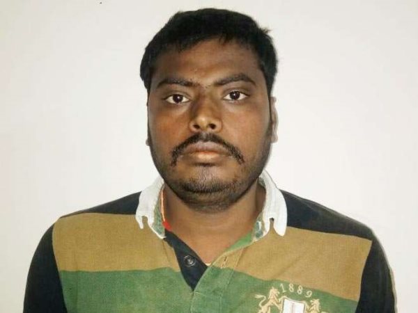 गोरखपुर में भाग निकला था डॉक्टर