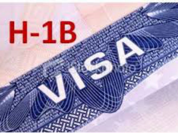 H-1B वीजा प्राप्त प्रोफेशनल्स के वेतन सीमा में भी सुधार पर विचार कर सकता है
