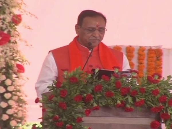 मुख्यमंत्री पद की शपथ पहले लेकर तोड़ा अंधविश्वास