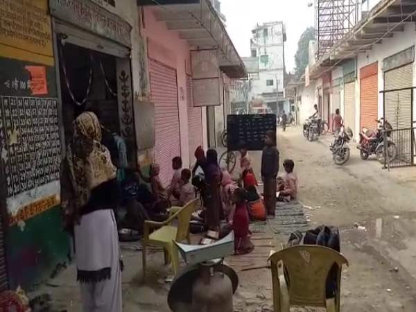 70 बच्चों के भविष्य का सवाल