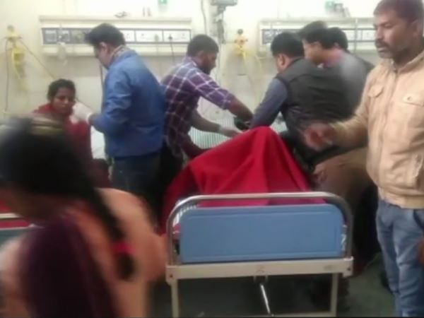 मां के गले लगकर रोया अनुराग