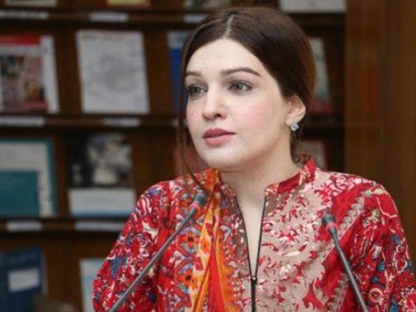 तीन साल से बेटी और पति ने नहीं मिलने दिया गया