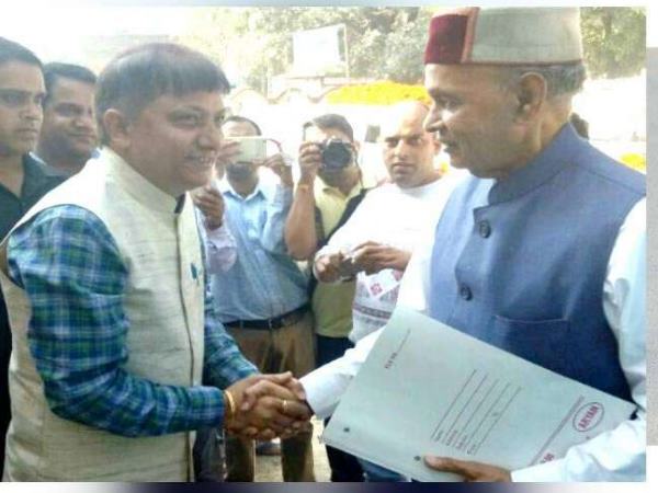 गुरु पर भारी पड़ा चेला